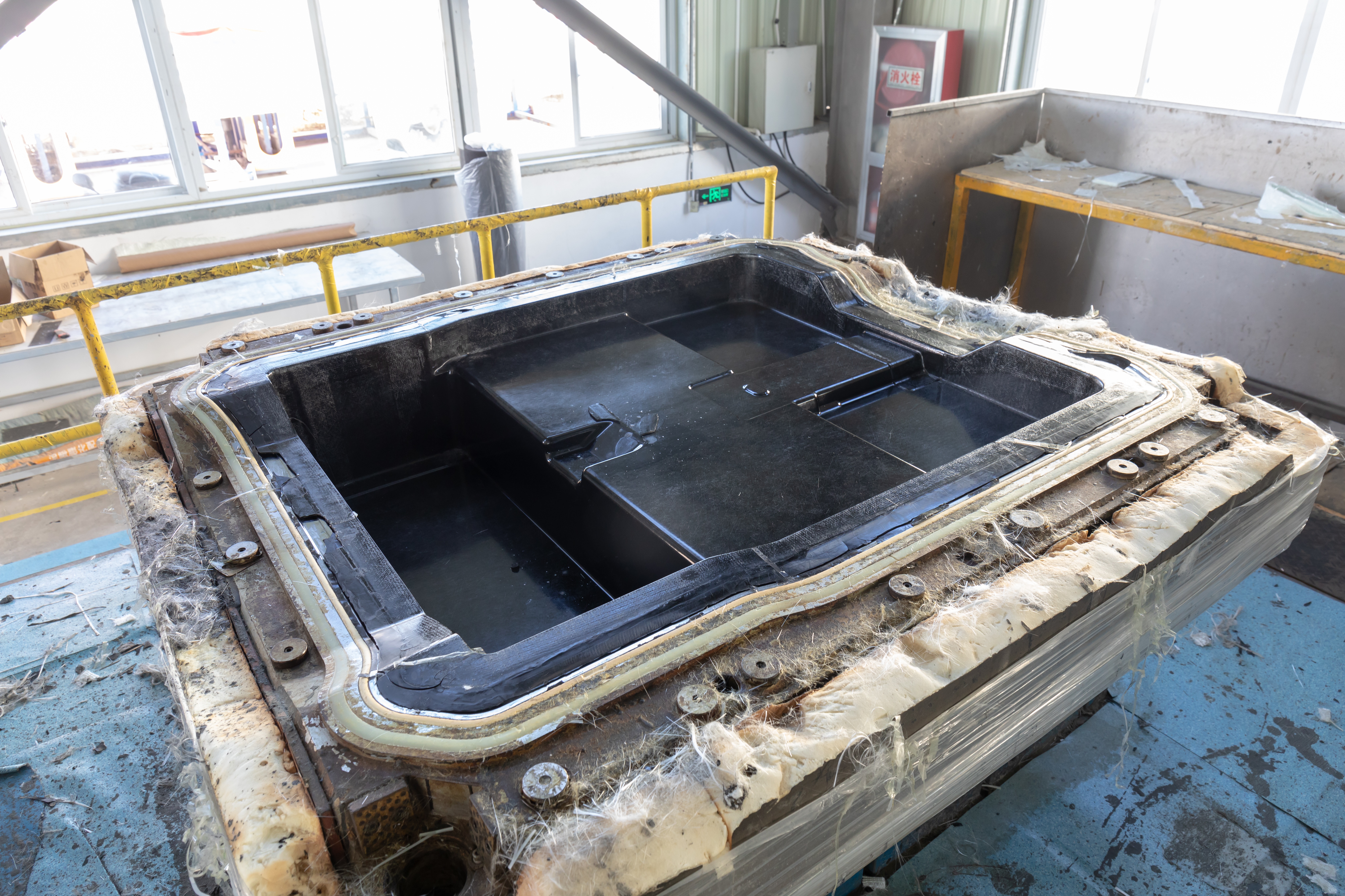 ** مقارنة بين عملية ضخ الفراغ وعملية وضع اليد **