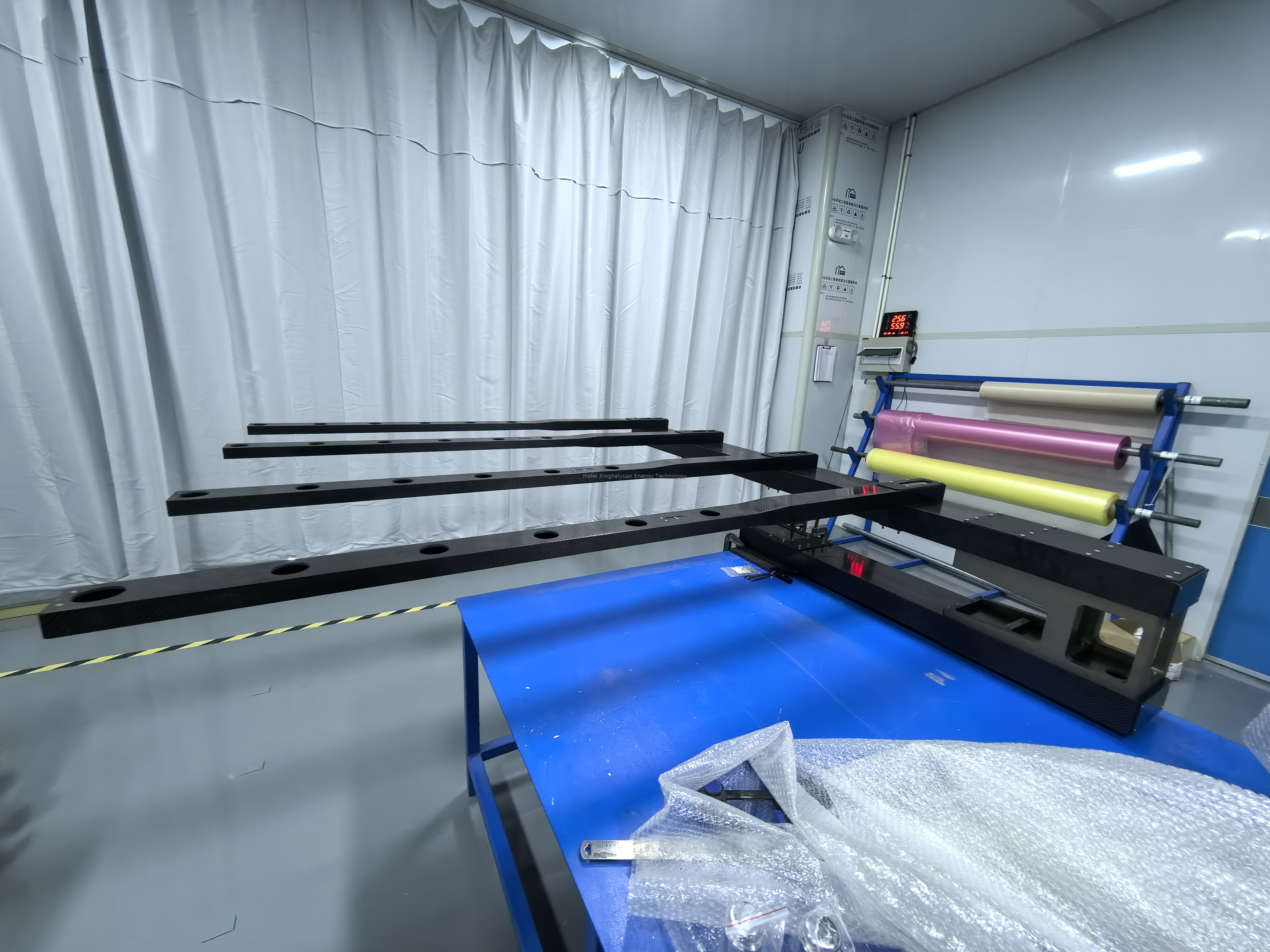 أذرع روبوتية متقدمة من ألياف الكربون: متانة وذكاء معززان